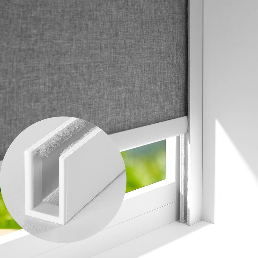 Roller shade side channel that reduces light gaps along the window frame